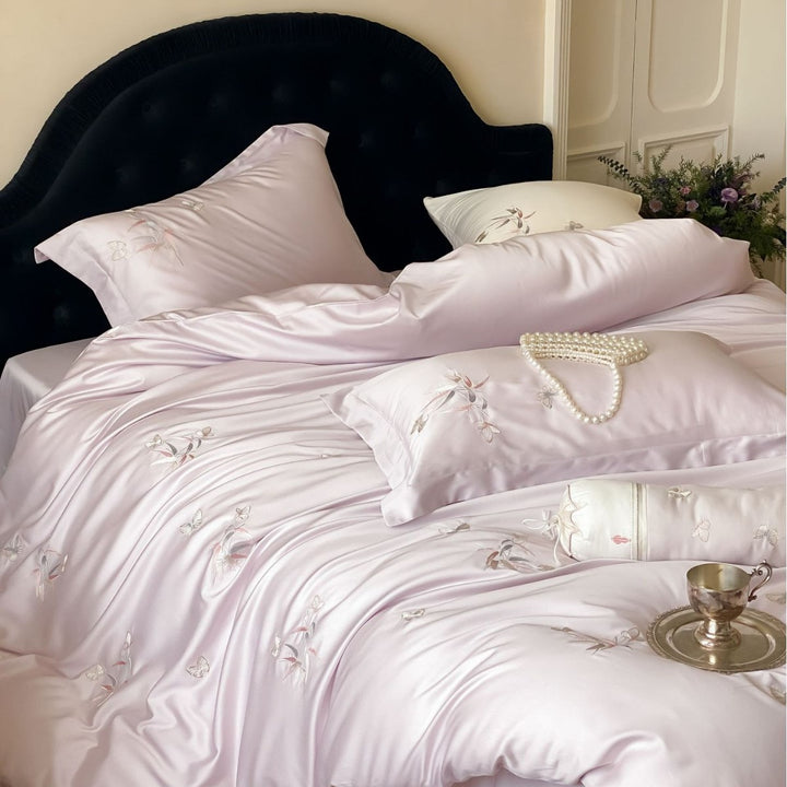 Luxurious satin bedding set with fine embroidery