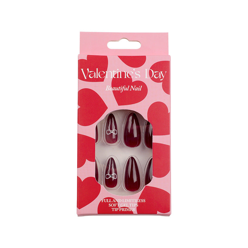 Nail art with romantic heart motifs Kalsten