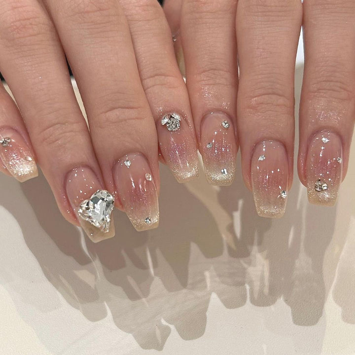 Glittering Nail Art Kalsten