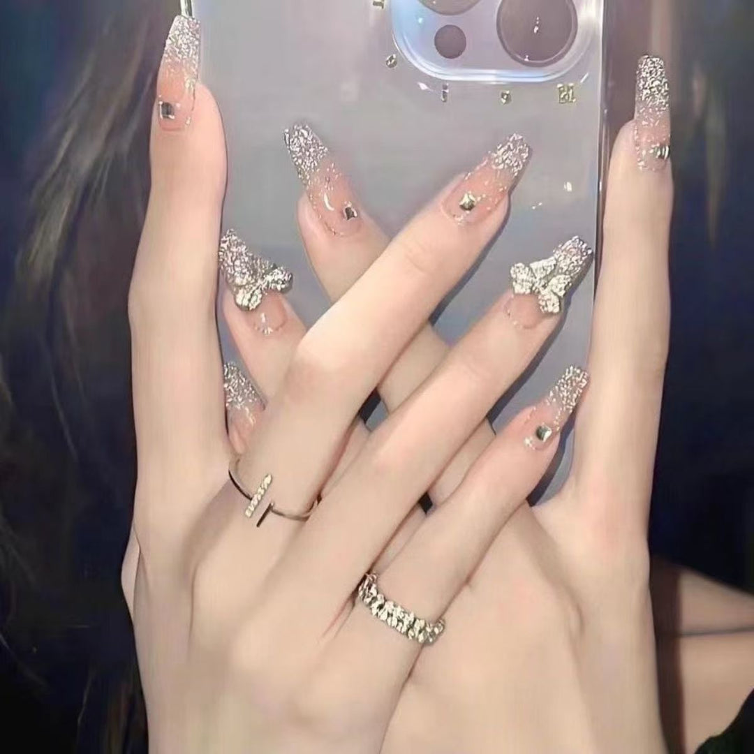 Glittering Nail Art Kalsten