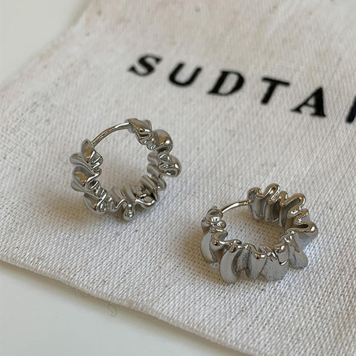 Stylish studs in modern ribbed design Kalsten