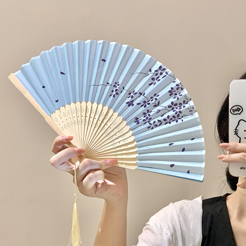 Handcrafted fan with floral design Kalsten