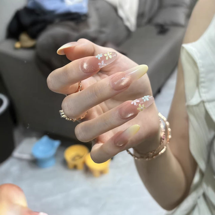 Floral Design Press-On Nail Enhancements