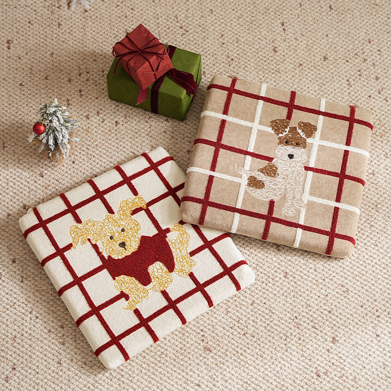 Square seat cushion with appliquéd dog motif, padded filling and attachment straps