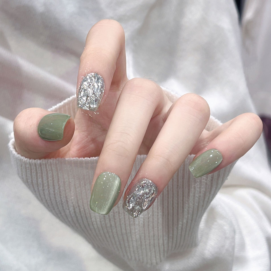 Decorative Press-On Nail Set with Glittery Finish