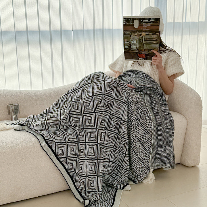 Geometric Patterned Throw Blanket