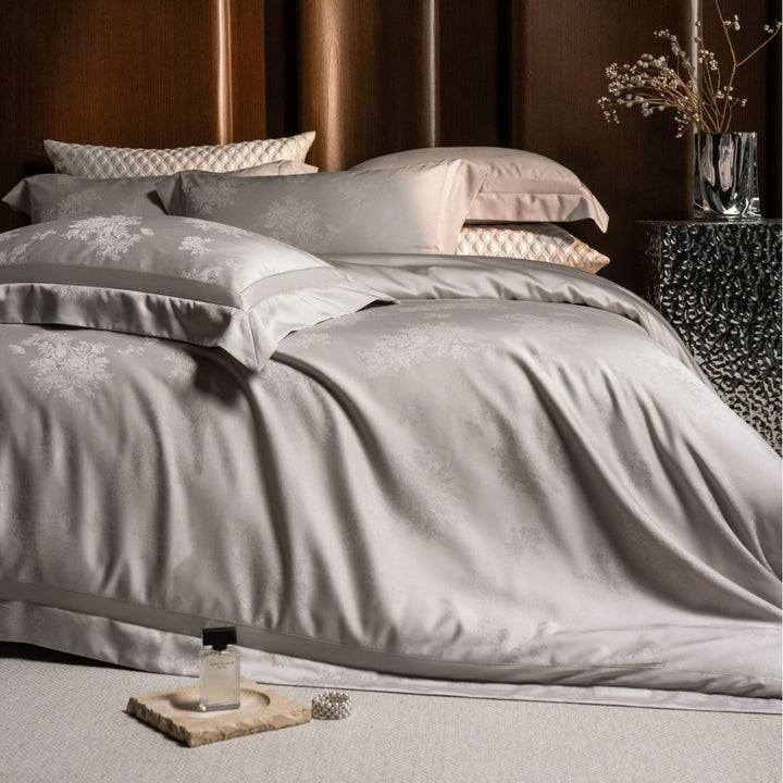 Luxurious satin jacquard bedding set with fine damask pattern and Oxford pillow