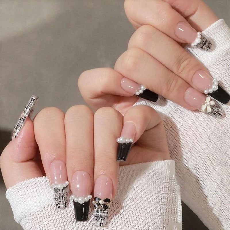 Glamorous Decorative Press-On Nail Set