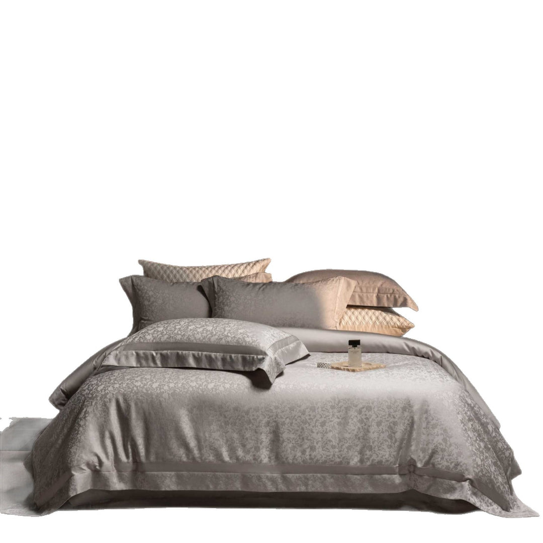 Luxurious satin jacquard bedding set with fine damask pattern and Oxford pillow