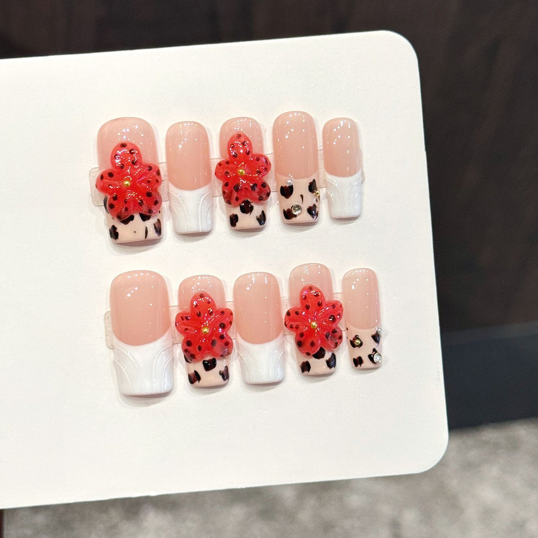 Artistic Nail Art Press-On Set with Floral Accents