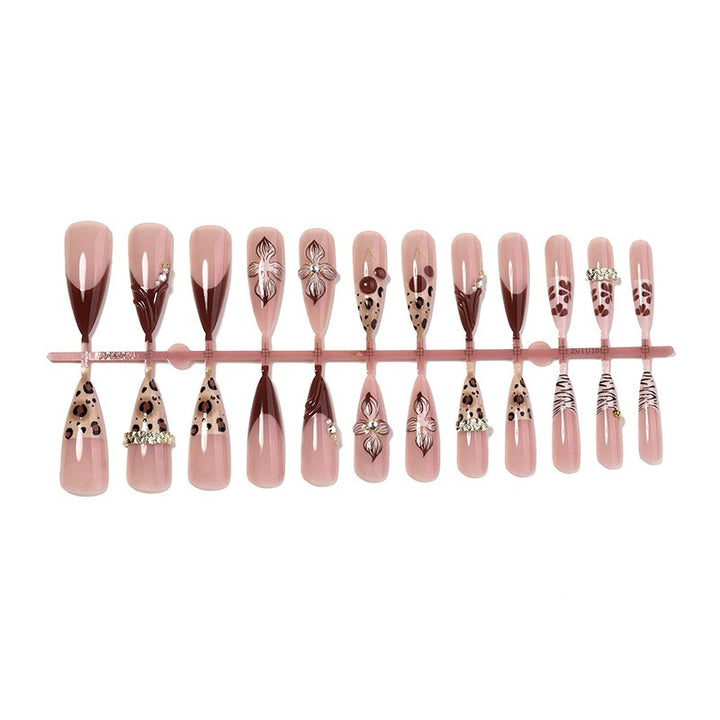 Elegant artificial nail set with 3D flowers and luxurious accents Kalsten