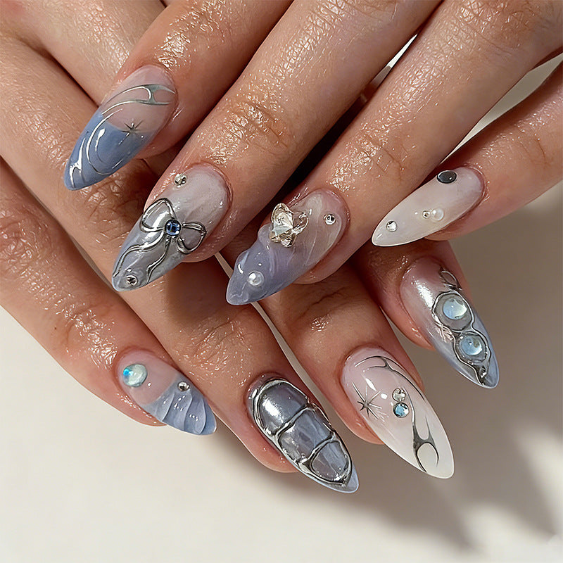 Nail art set with glamorous 3D decorations and elegant accents Kalsten