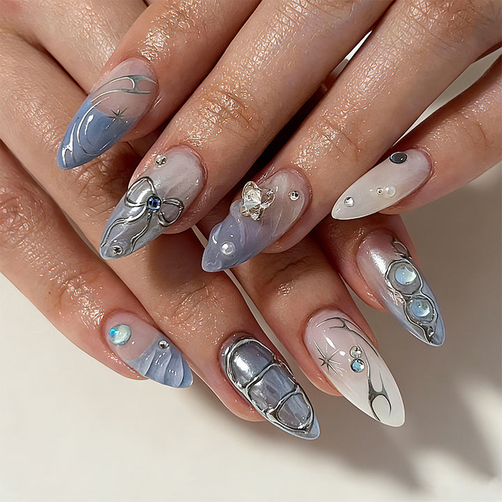 Nail art set with glamorous 3D decorations and elegant accents Kalsten
