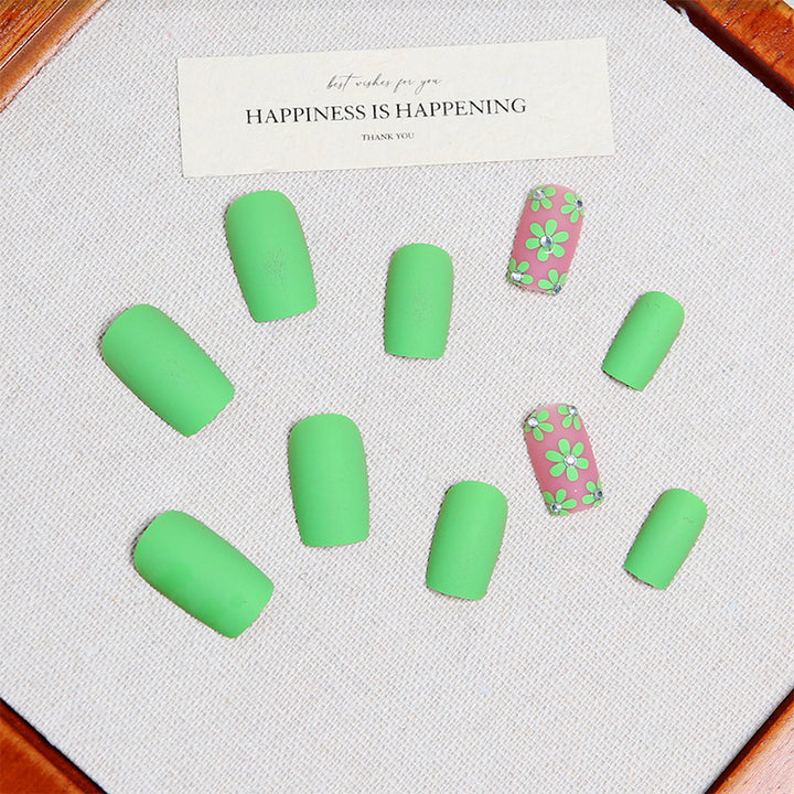 Artificial nail set with floral designs and matte finish Kalsten