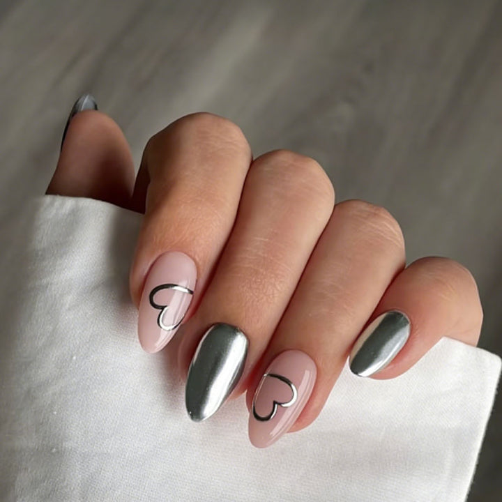 Artificial nail set with luxurious silver finish and heart motifs Kalsten