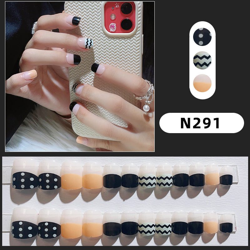 Artistic Press-On Nail Design Set with Geometric Patterns