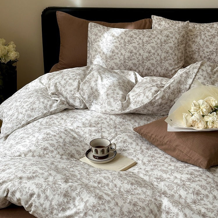 Bedding set made of densely woven cotton percale with fine floral microprint
