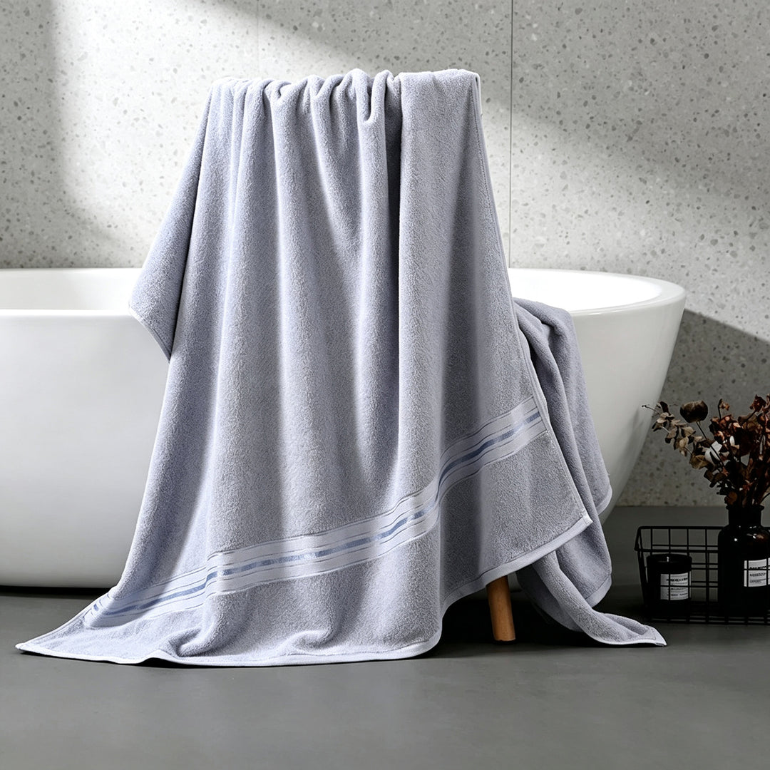 High-quality terry bath towel with elegant stripe detail Kalsten