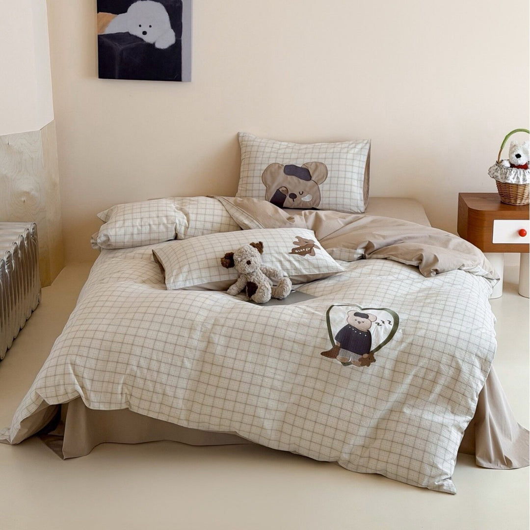 Cozy bed linen set made of cotton percale with fine check and panda appliqués