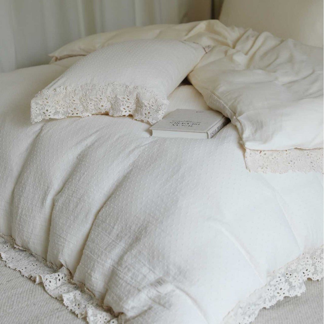 Quilted cotton piqué duvet cover set with handcrafted lace edge