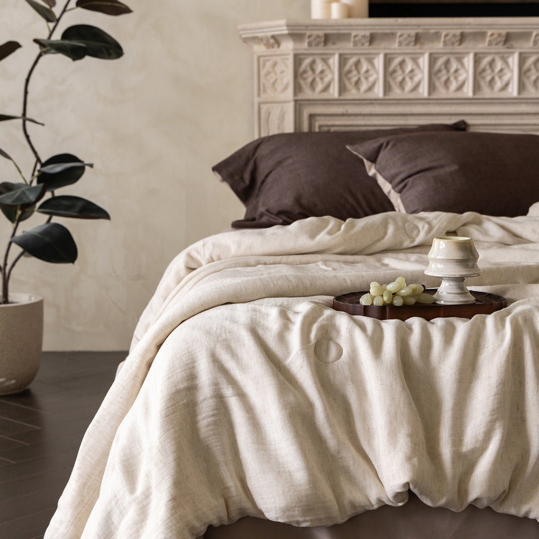 Linen duvet cover with natural washed look and concealed button closure