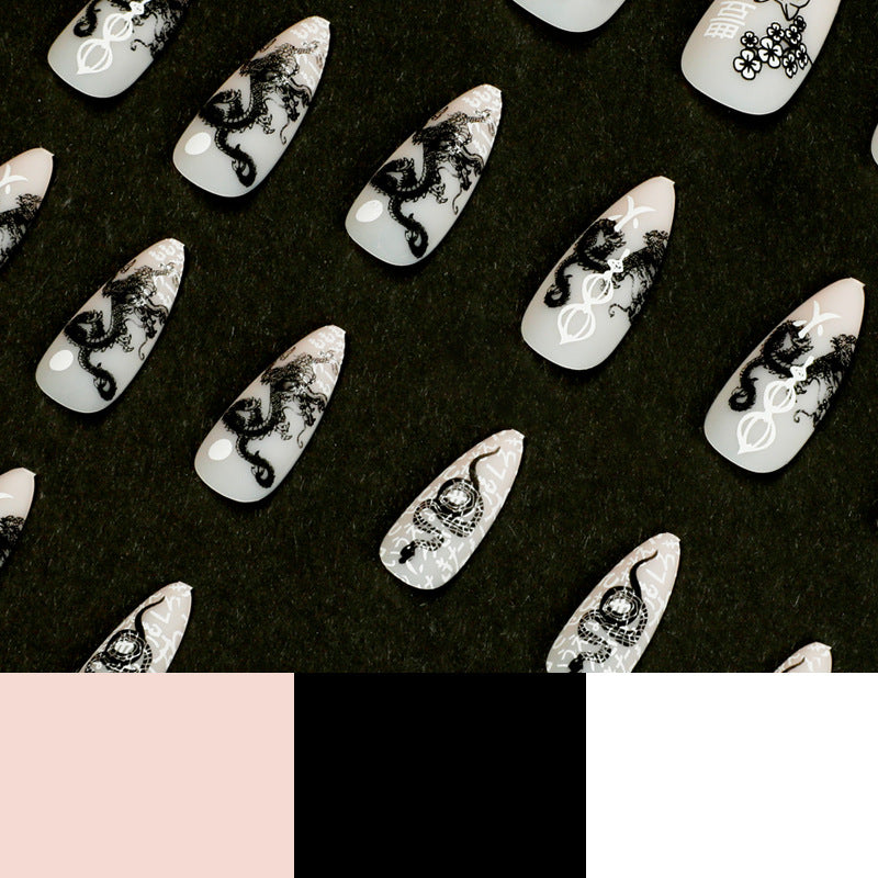 Artistic nail designs with animal motifs Kalsten
