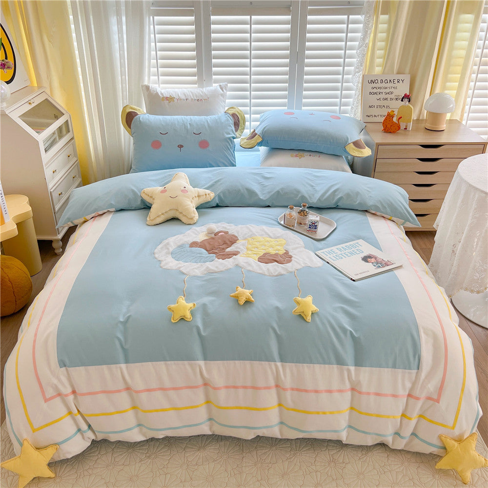 Children's bedding set with 3D star appliqués, cloud and animal motif