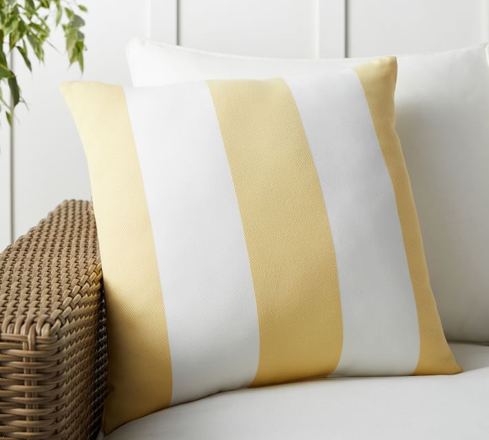 Square striped outdoor cushion cover made of weather-resistant polyester with concealed zipper Kalsten
