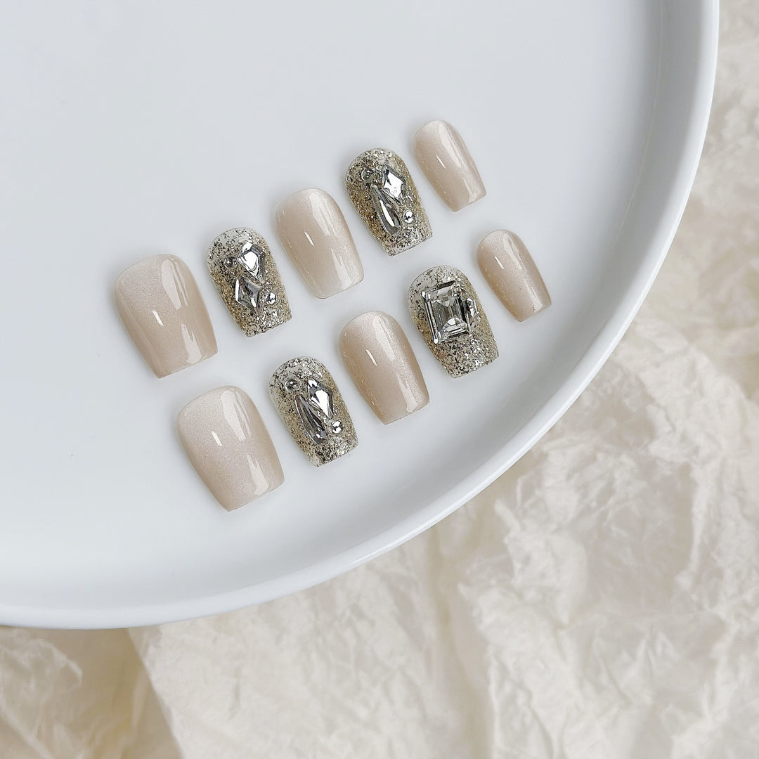 Butterfly-Embellished Press-On Nail Set