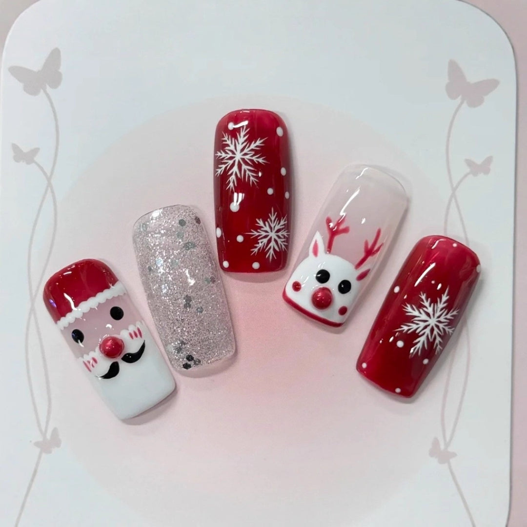 Festive artificial nails in Christmas design Kalsten
