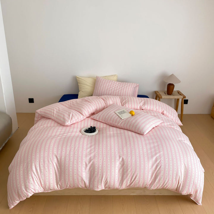 Bedding set made of cotton satin with a cute pastel motif