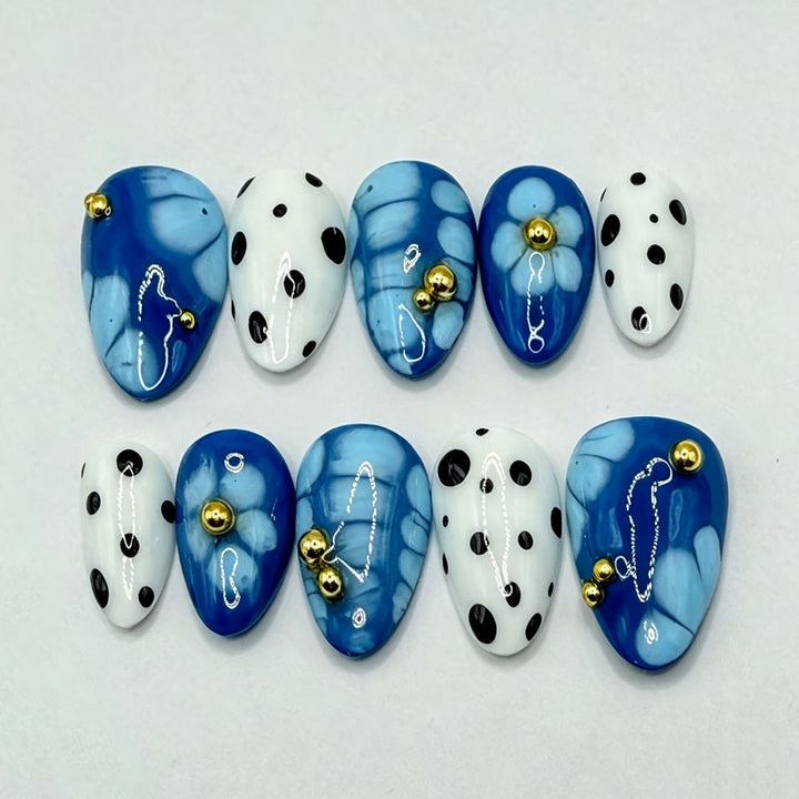 Artistic Press-On Nail Set with Geometric Patterns