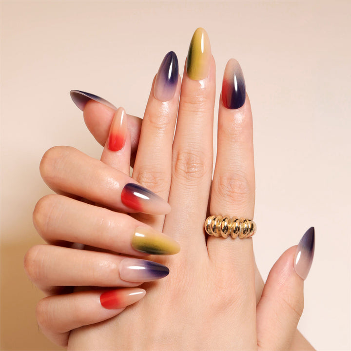 Artificial nail art with elegant gradient Kalsten