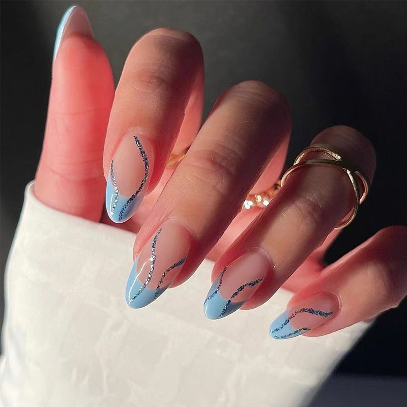 Artful nail art with glitter lines Kalsten