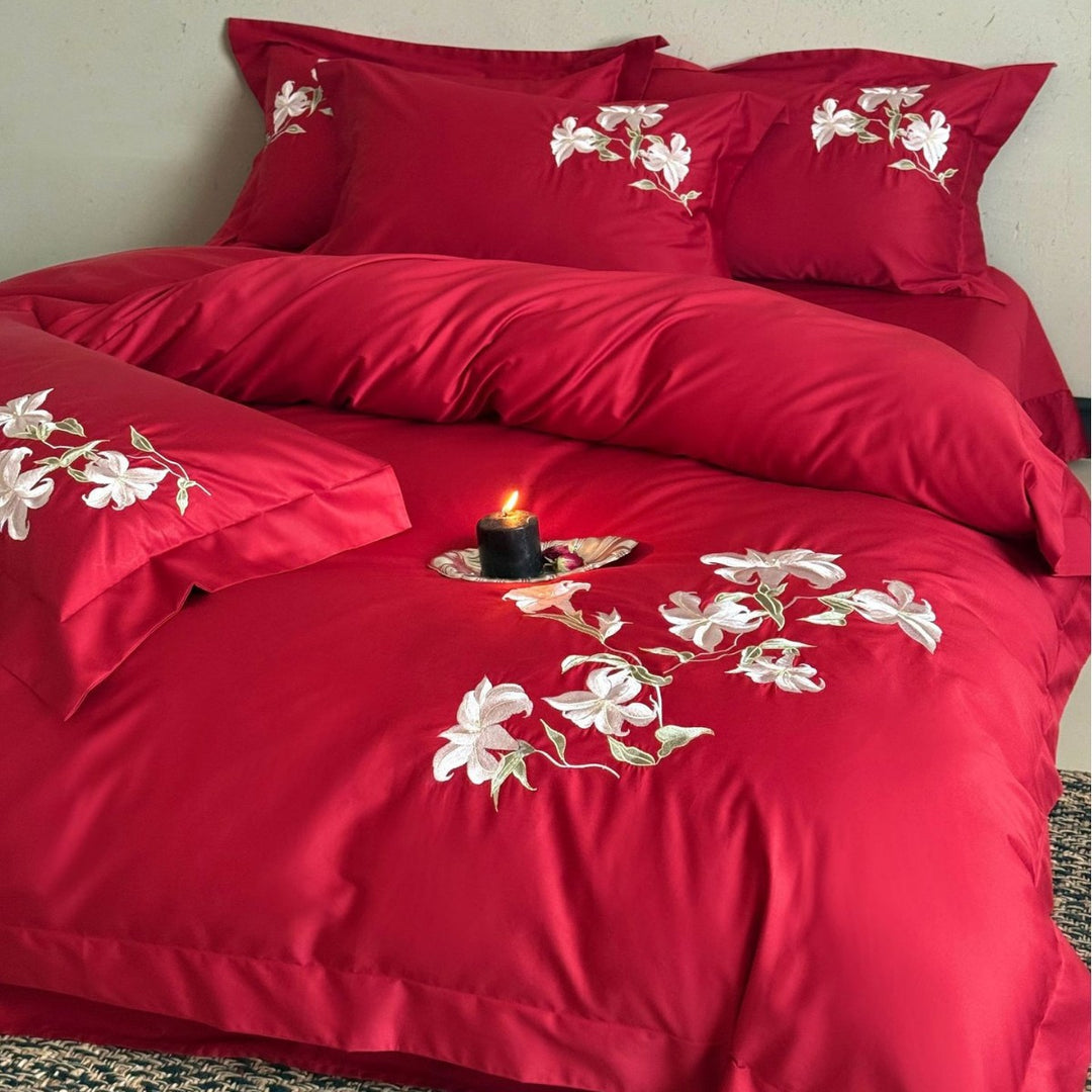 Embroidered cotton satin bedding set with floral appliqué embroidery and Oxford pillowcases