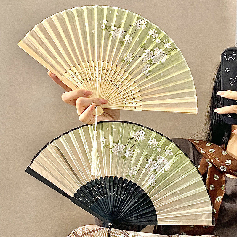 Hand fan with elegant floral pattern Kalsten
