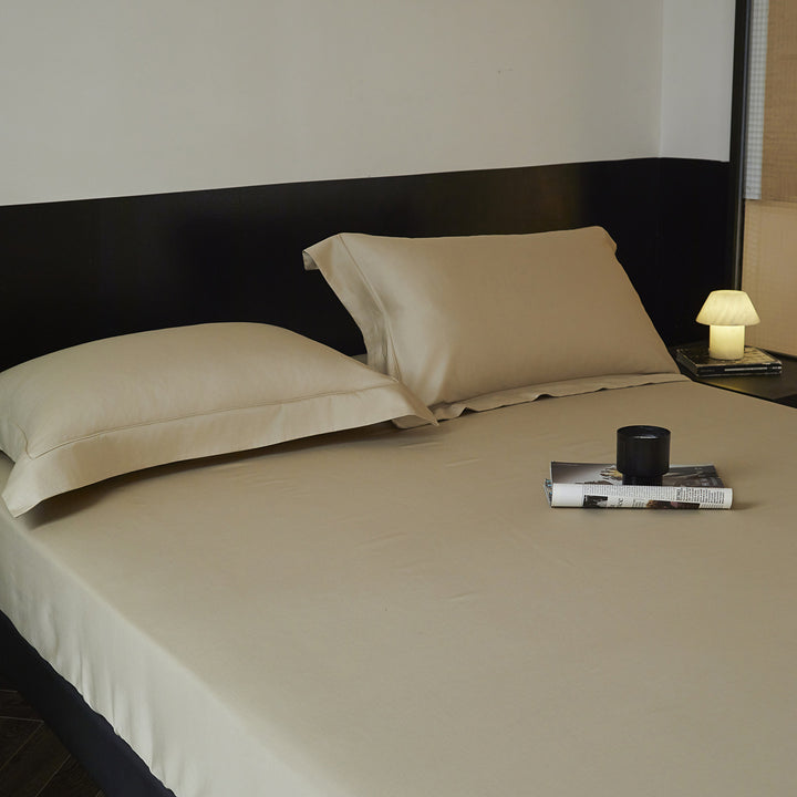Premium bedding set with fitted sheet and Oxford pillowcases