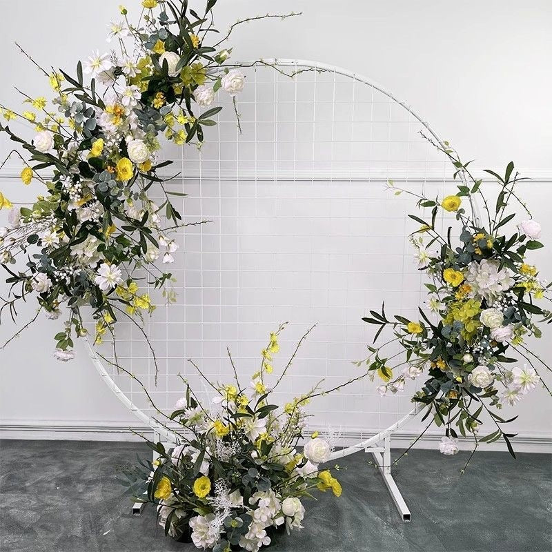 Autumn-Themed Decorative Floral Garland