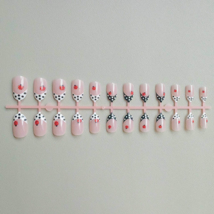 Creative Ladybug-Accent Nail Art Kit