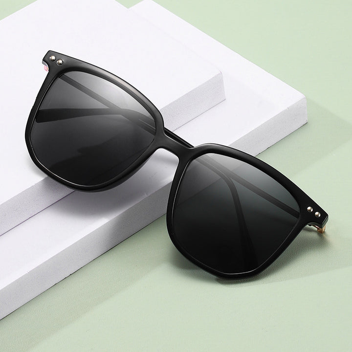 Women's fashionable oversized sunglasses with sturdy frame and UV protection Kalsten