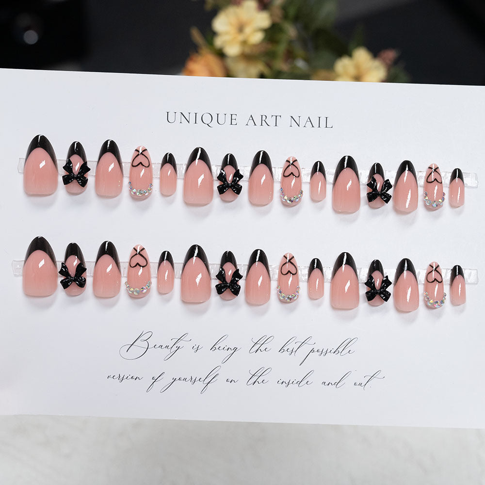 Glamorous Press-On Nail Art Set