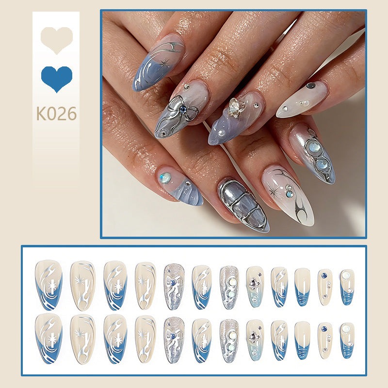 Nail art set with glamorous 3D decorations and elegant accents Kalsten