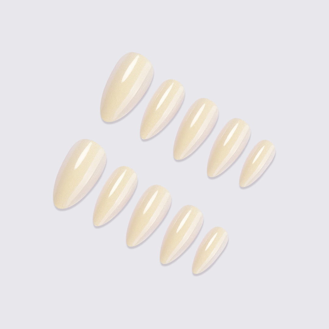 Artificial motive nails with elegant shape Kalsten