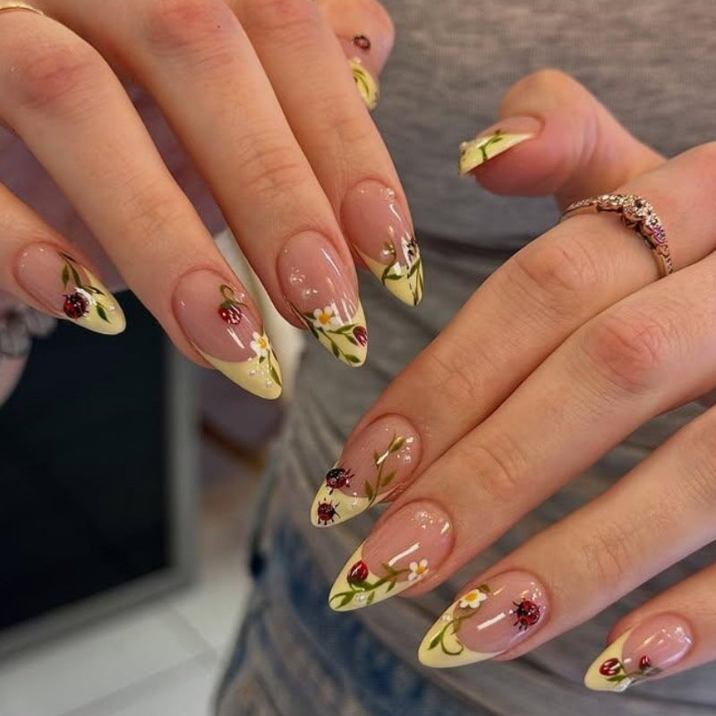 Decorative Floral Press-On Nail Set Kalsten