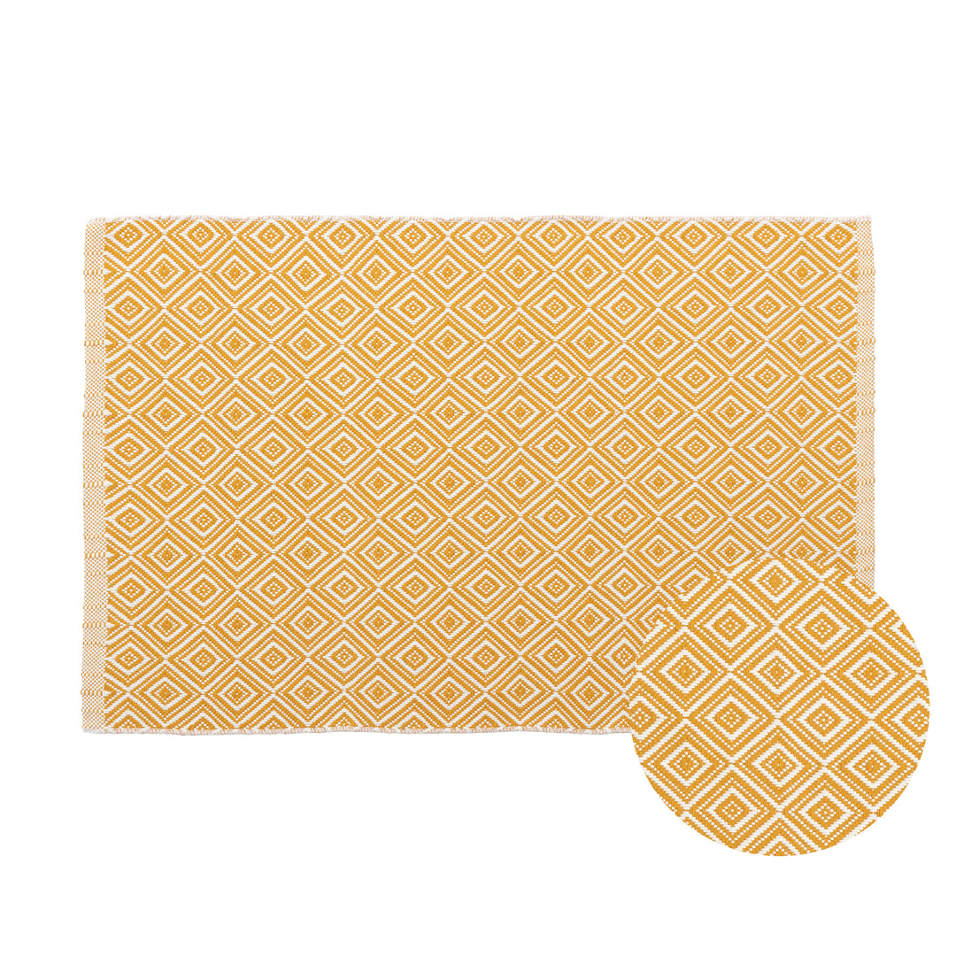 Modern runner made of handwoven cotton with geometric diamond pattern