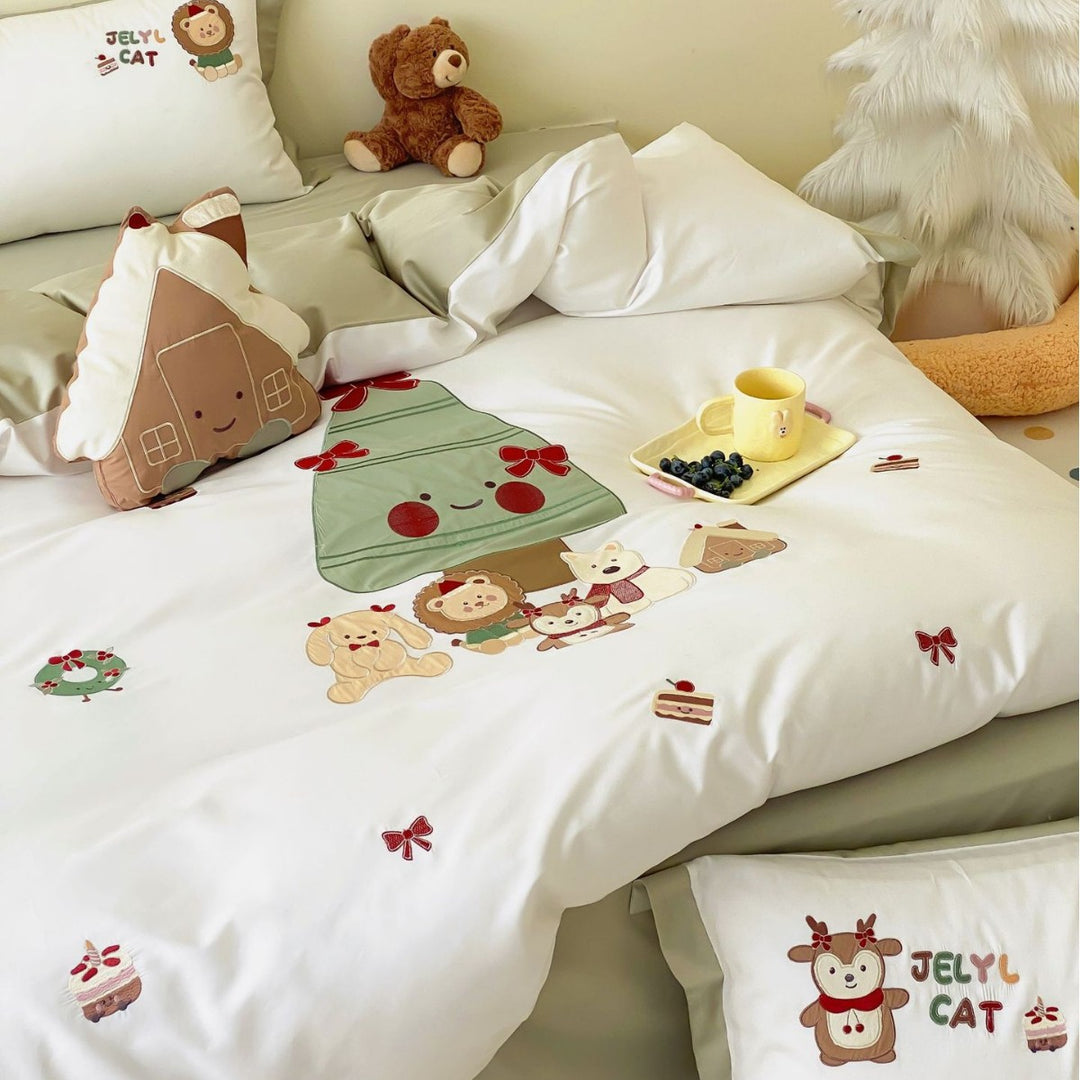 Children's bedding set with applied animal motifs, cotton satin and contrasting hem edge