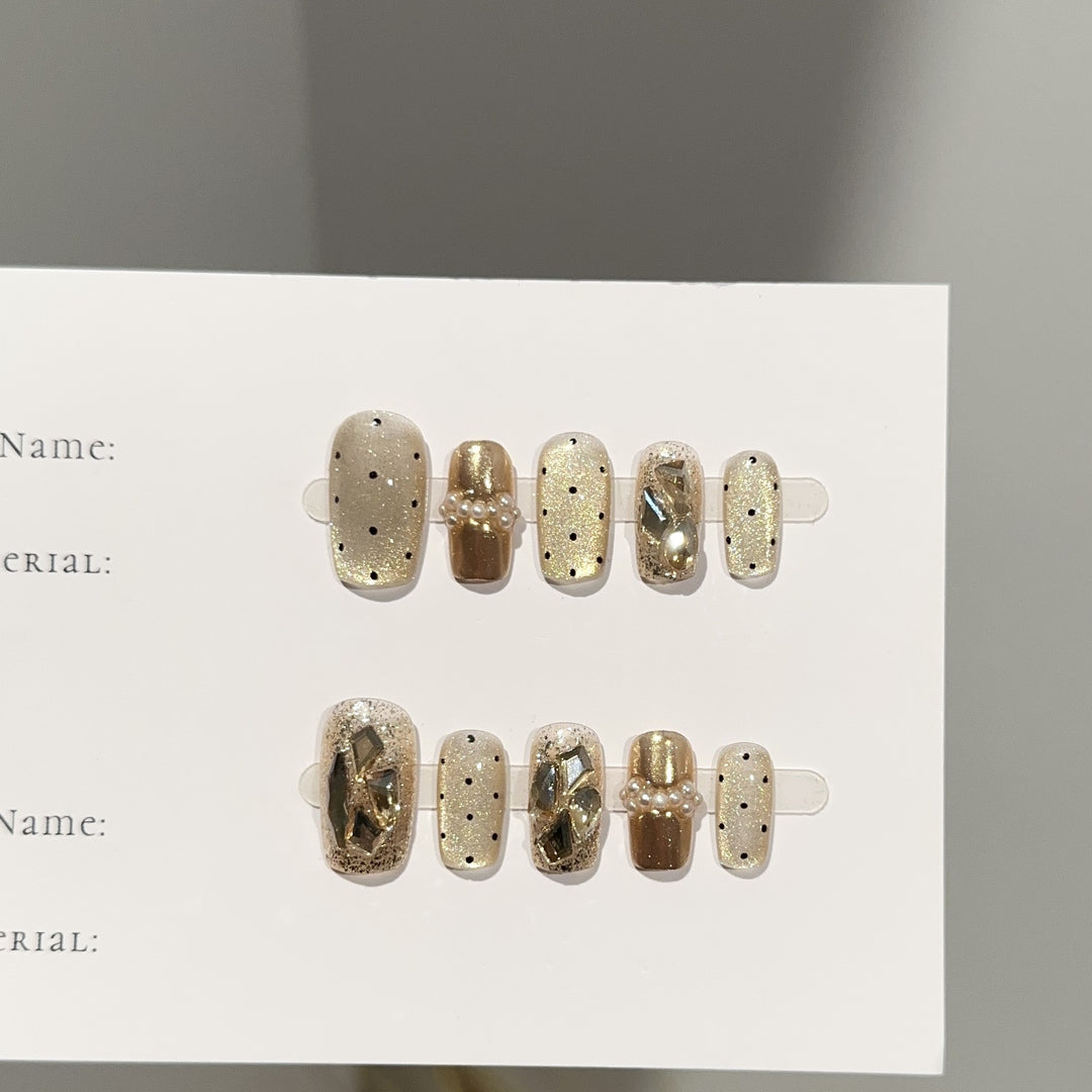 Luxurious Decorative Press-On Nail Set