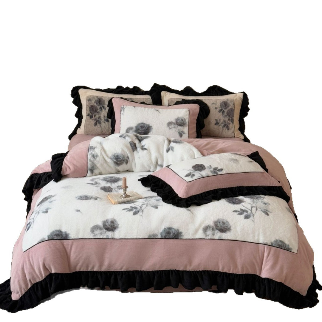 Bedding set watercolor flower print with structured chenille front and contrasting wave edge