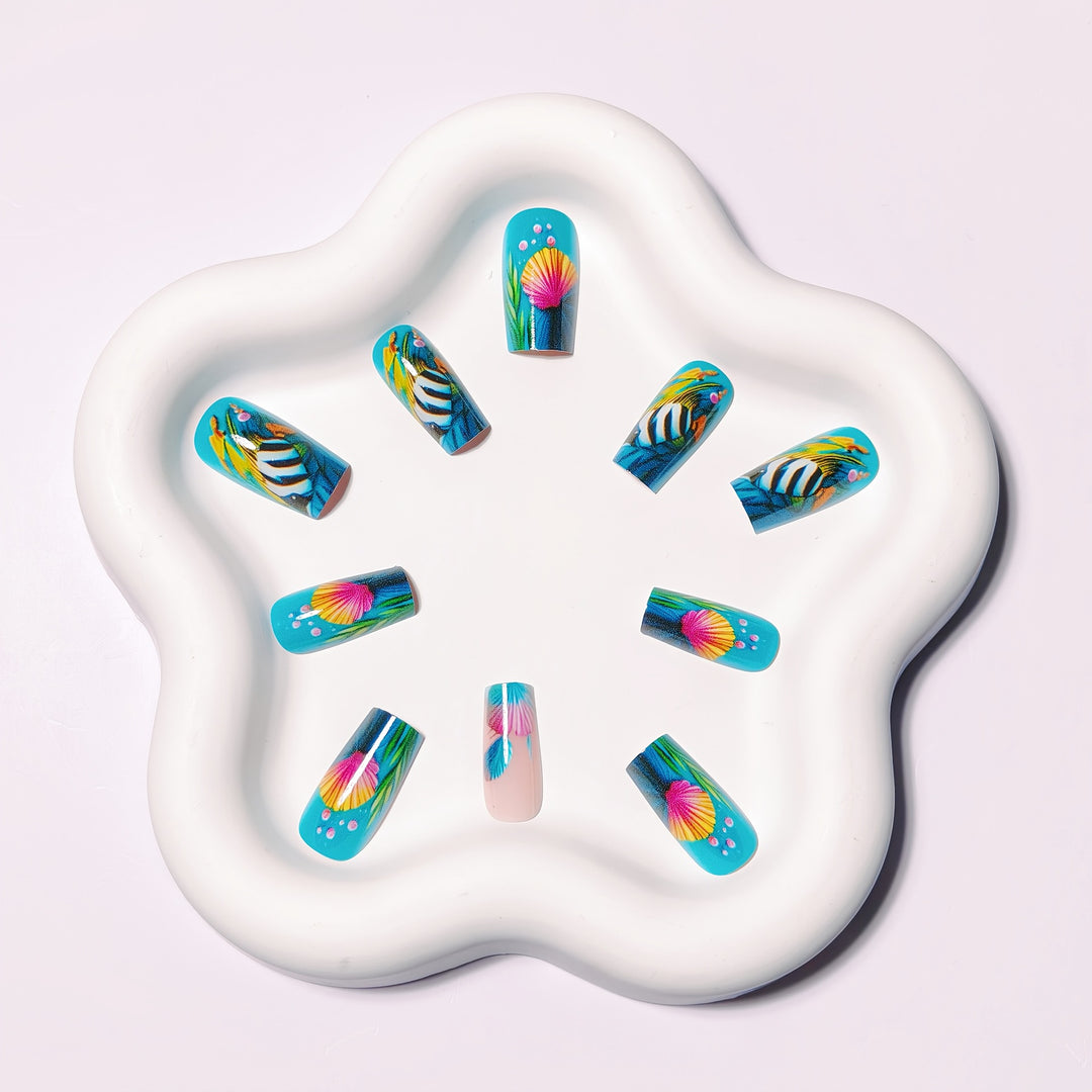 Underwater-Themed Extravagant Nail Art Kalsten
