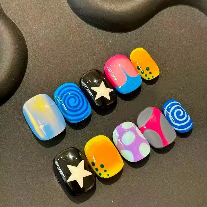Artistic Cat-Themed Press-On Nail Art Set Kalsten